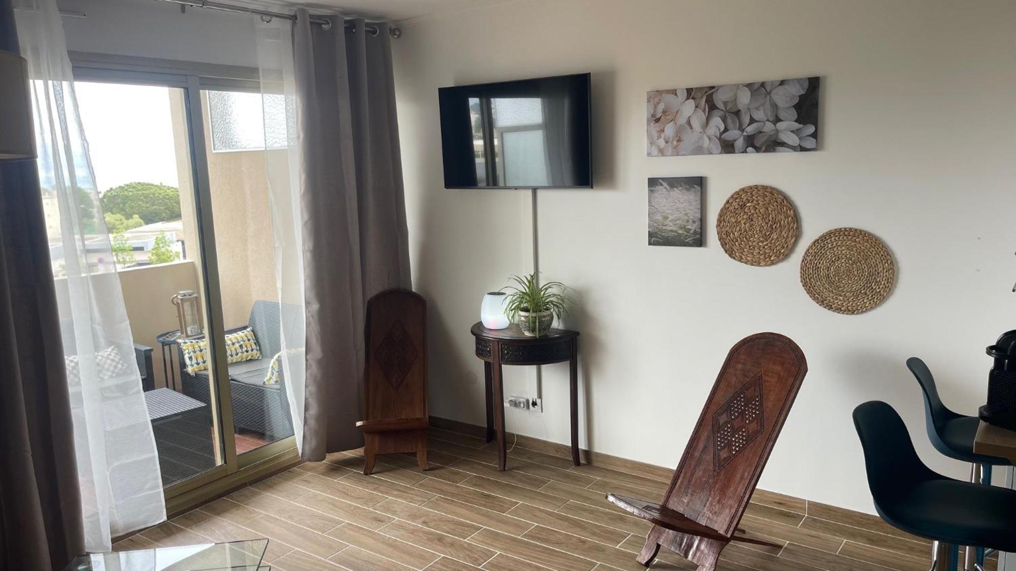 Joli Studio Vue Mer, Piscine, Tennis, Parking Antibes Bagian luar foto