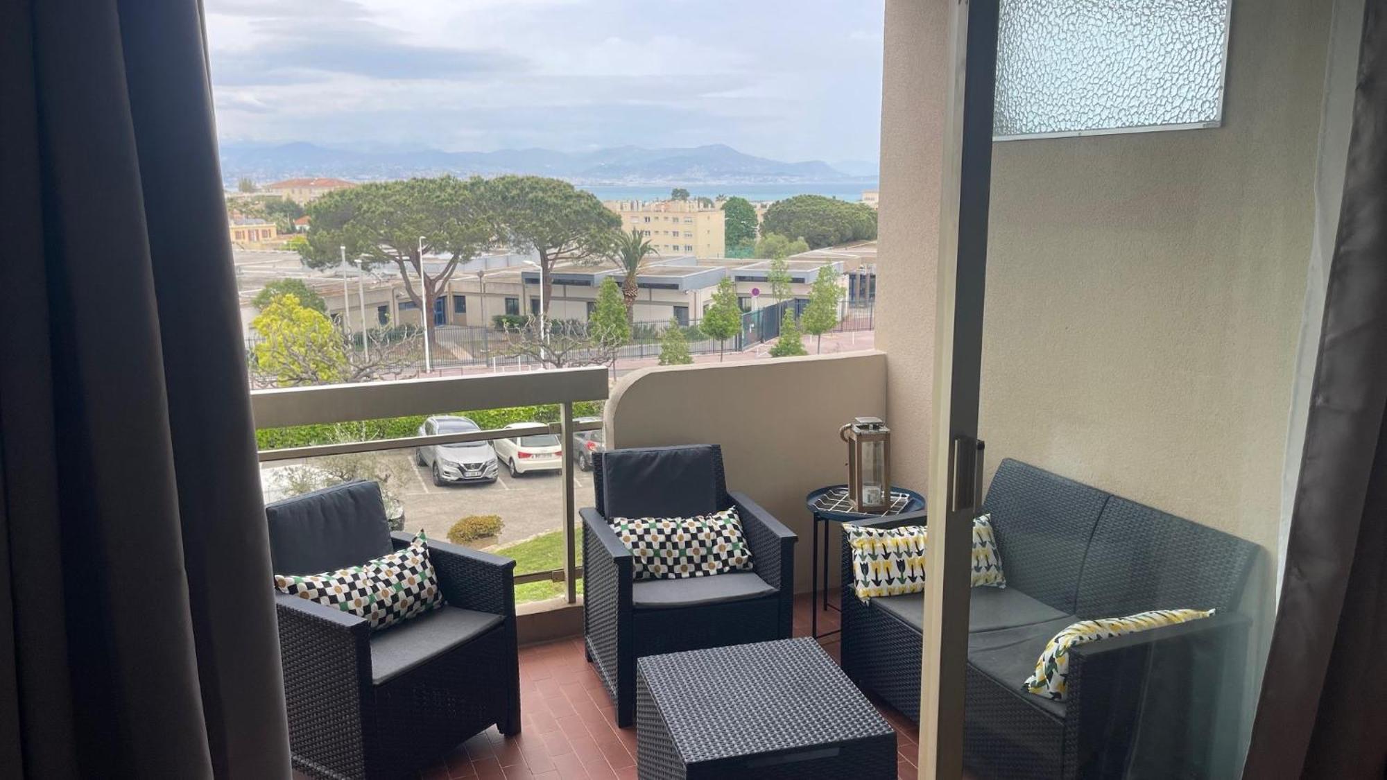 Joli Studio Vue Mer, Piscine, Tennis, Parking Antibes Bagian luar foto